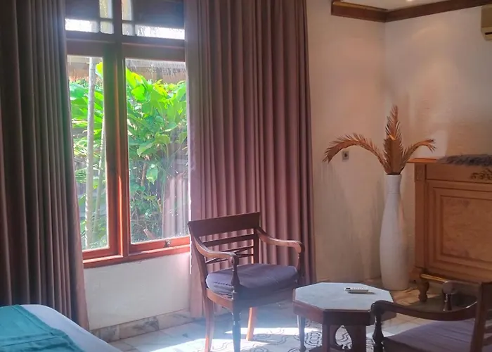 Griya Lokasari 2 Bed Pool Гостевой дом *